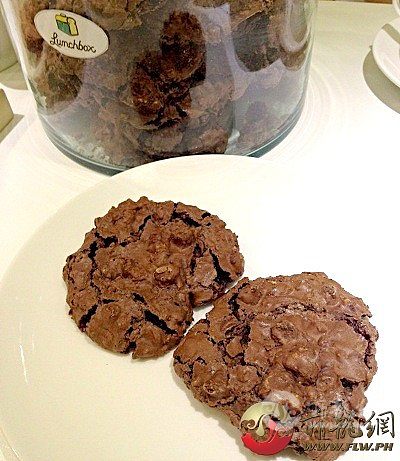 Flourless_Double_Chocolate_Cookies.jpg