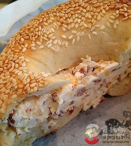 normal_Bacon_Cheddar_Cream_Cheese_in_Sesame_Seed_2.jpg