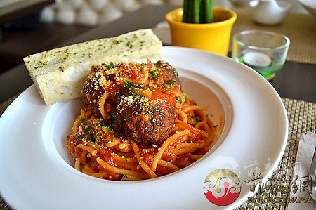 normal_Spaghetti_with_Meatballs.jpg