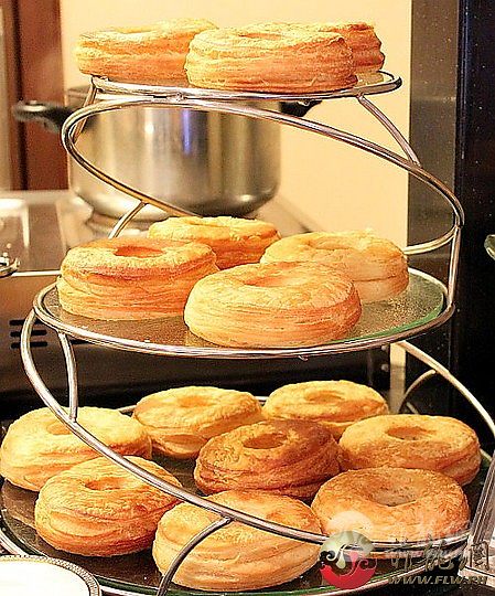 normal_cronuttower.jpg