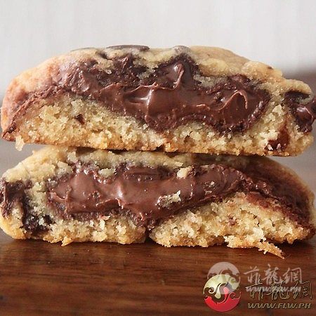 normal_nutella_stuffed_cookies_from_cariza_s.jpg