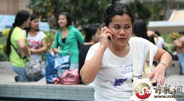 2013-04-25-filipino-workers.jpg