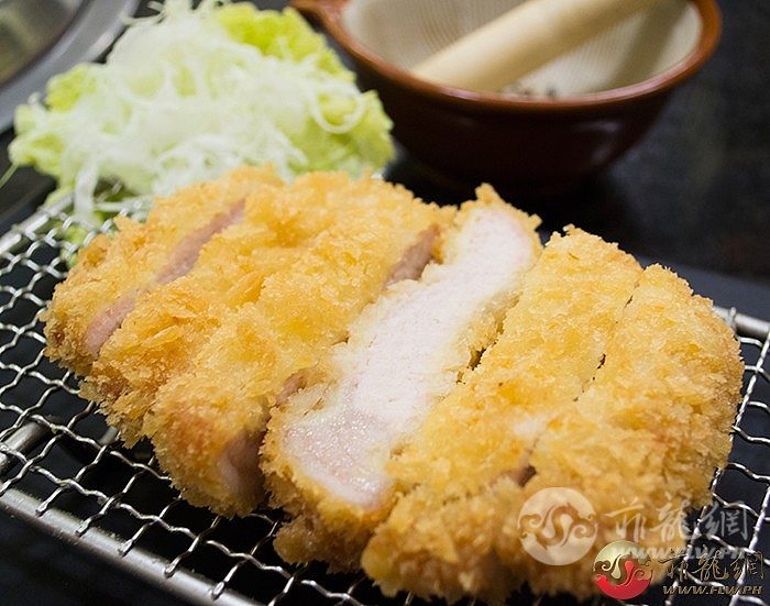 Juicy-Pork-Tonkatsu-from-Sambo-Kojin-in-SM-Megamall.jpg