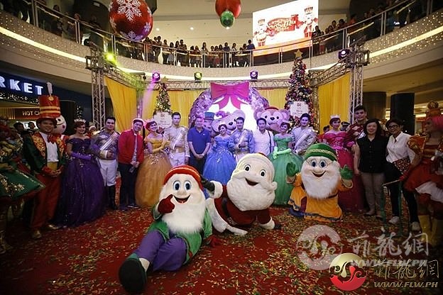 The-magical-tales-come-to-life-as-holiday-icons-visit-SM-Supermalls-all-over-the.jpg