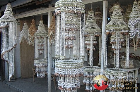 Thousands-of-small-shells-turned-into-majestic-chandeliers-thesplendorofthechurc.jpg