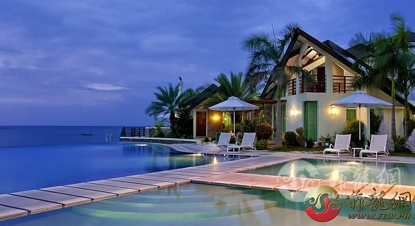 Acuatico-Beach-Resort-in-Laiya-Batangas-600x327.jpg