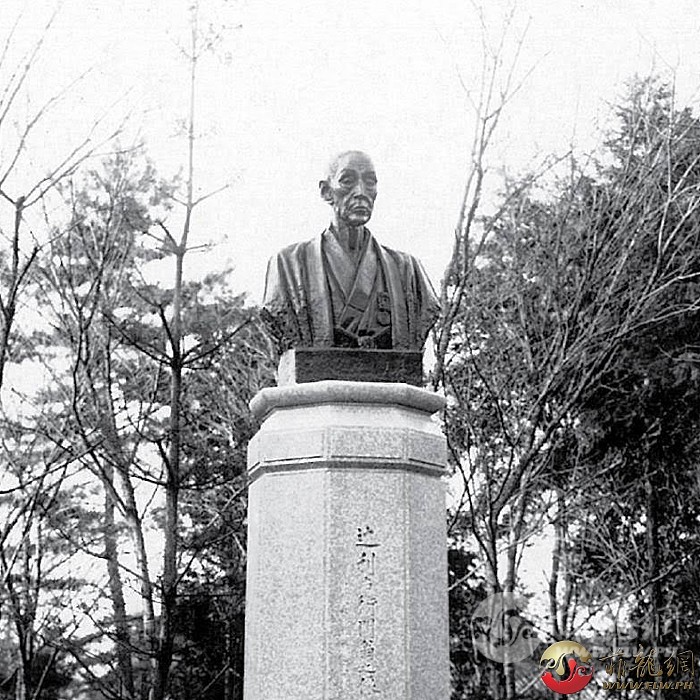Tsujiri-statue1.jpg