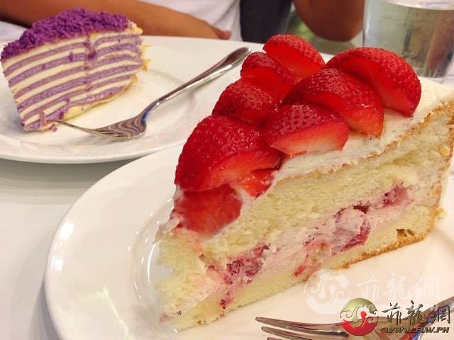 Paper-Moon-Cafe-UP-Town-Center-mille-crepe-strawberry-shortcake7.jpg