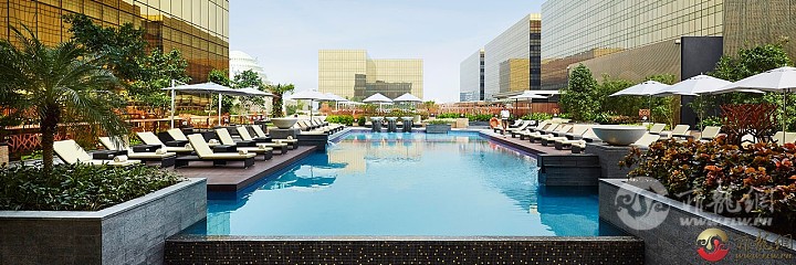 Hyatt-City-of-Dreams-Manila-P011-Pool.masthead-feature-panel-medium.jpg