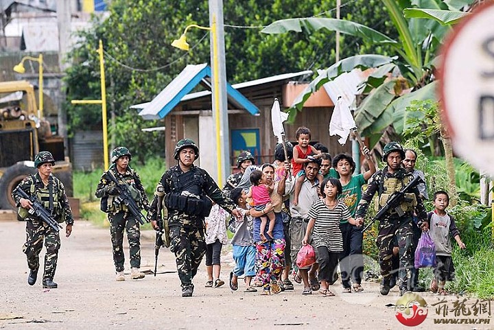 Family-Rescue-in-Marawi.jpg