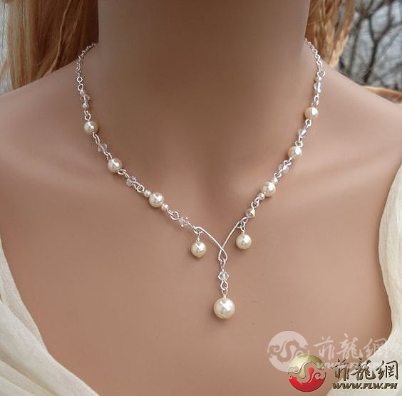 0.-pearl-style-bridal-necklace-small-set-for-brides.jpg