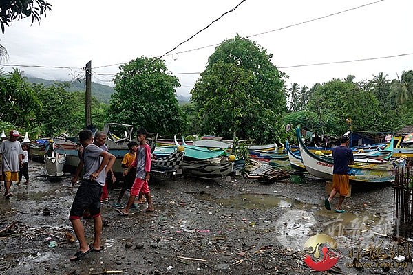 boats-storm-surge-labuan-zamboanga-city.jpg
