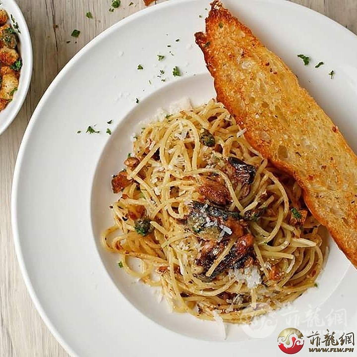 CAFE1771-Spaghetti-with-Sardines-and-Fried-Capers-cafe1771.jpg