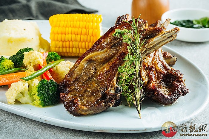 New-Zealand-Lamb-Chops-from-the-Exeuctive-Lunch-Special.jpg