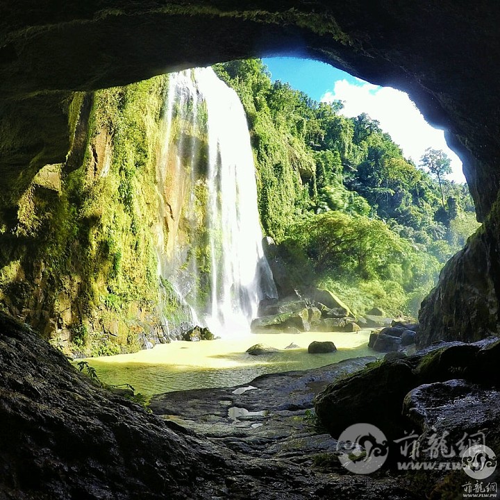 Hulugan-Falls-Laguna-1.jpg
