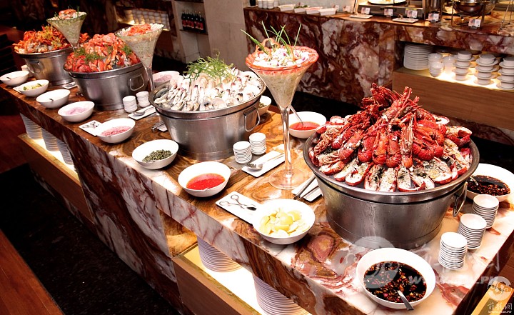 seafood-choices-at-marriott-cafe.jpg