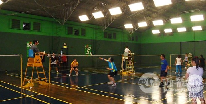 The-Zone-badminton-court_articleimage_hoch.jpg