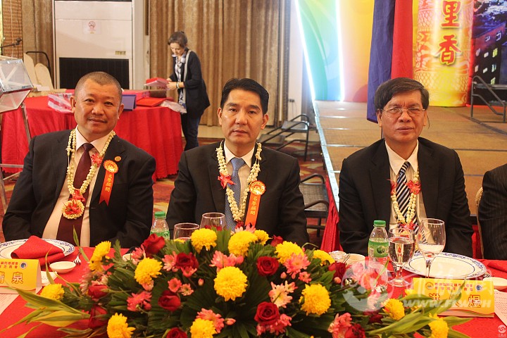 左起：吴清泉、柯志超、洪火煜出席祥芝同乡总会5届就职.JPG