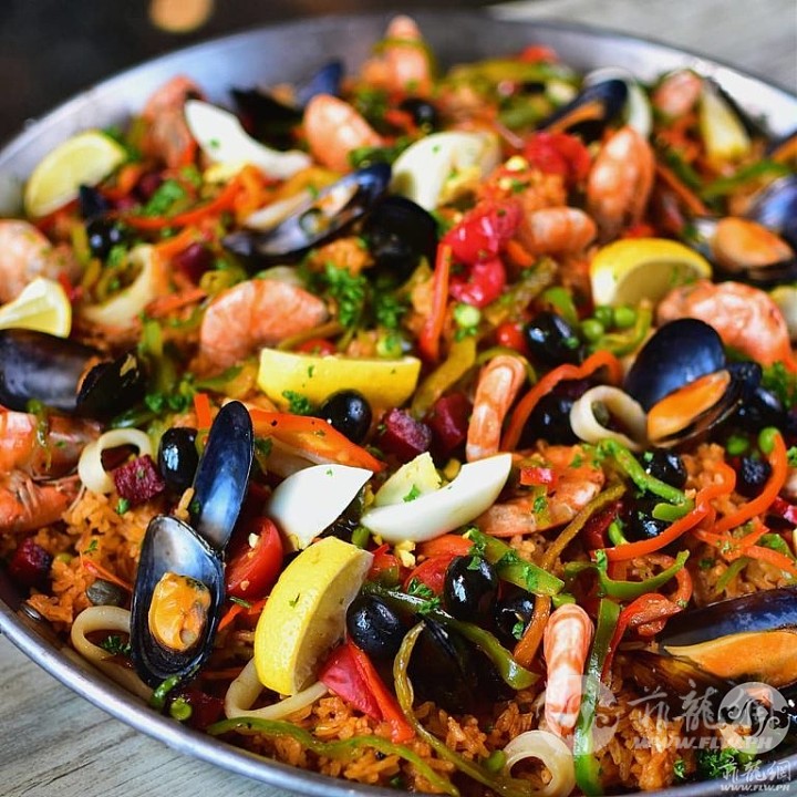 paella-768x768.jpg