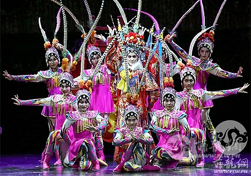 Acrobats_of_China_featuring_the_New_Shanghai_Circus_(25639).jpg