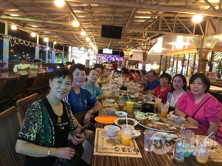 华侨工商联妇女委员会欢聚88温泉品尝美食。20220602.jpg