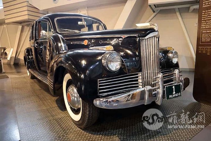 LAUREL-1942-Packard-Custom-Super-Eight-One-Eighty-Limousine.jpg