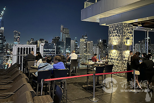 Manila-Rooftop-Bar-500.jpg.jpg
