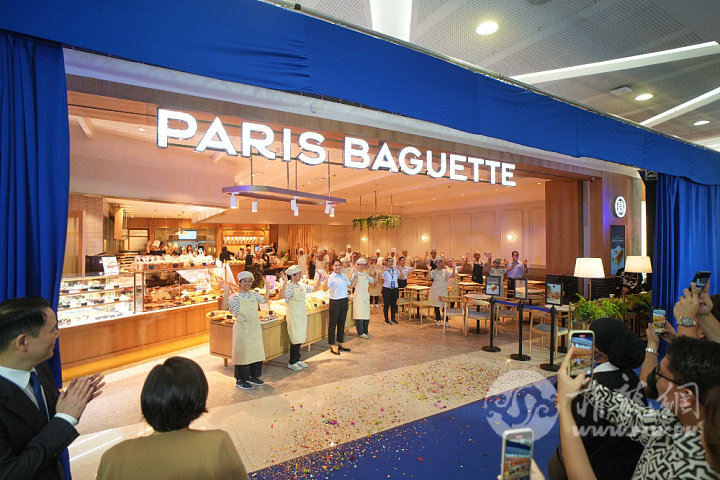 PARIS-BAGUETTE-PHOTO-7-1-scaled.jpg