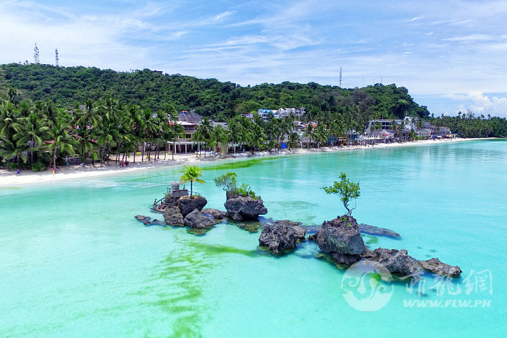 Boracay_Willys_Rock-scaled.jpg