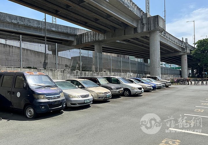 naia-abandoned-cars-main3.jpg