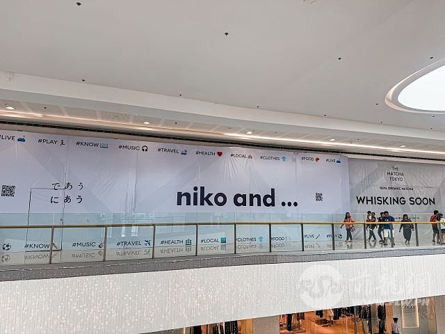 niko-and-board-up-in-sm-mall-of-asia-full-above-zara-1729846856.jpg