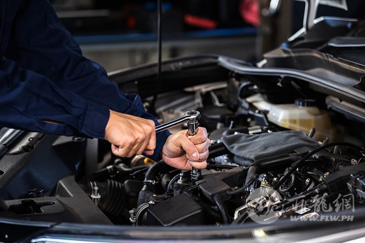 Mechanic-Working-on-Car-16.jpg