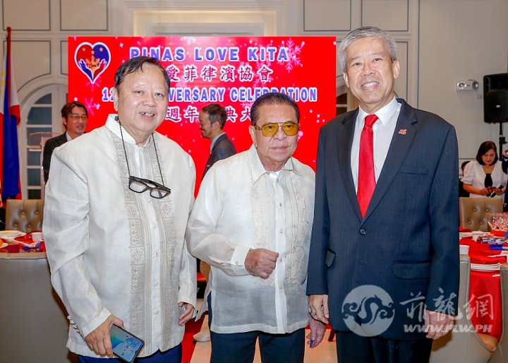 Ilocos 省長Governor Chavit Signson（中）與郭鸿德主席（左）、郑炜煌（中）合影。20241027.jpg