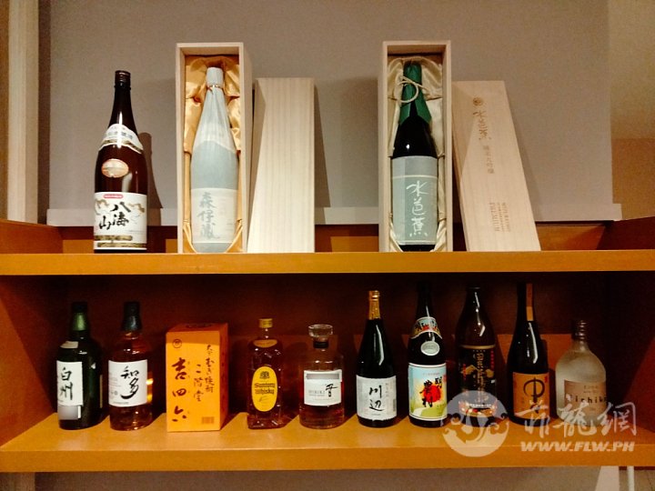 Japanese-Whisky-from-Royal-Sakura.jpg