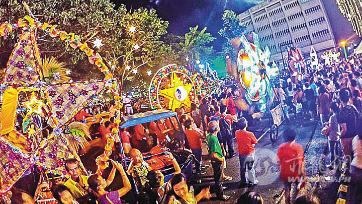 f2-1_naga-lantern-parade.jpg