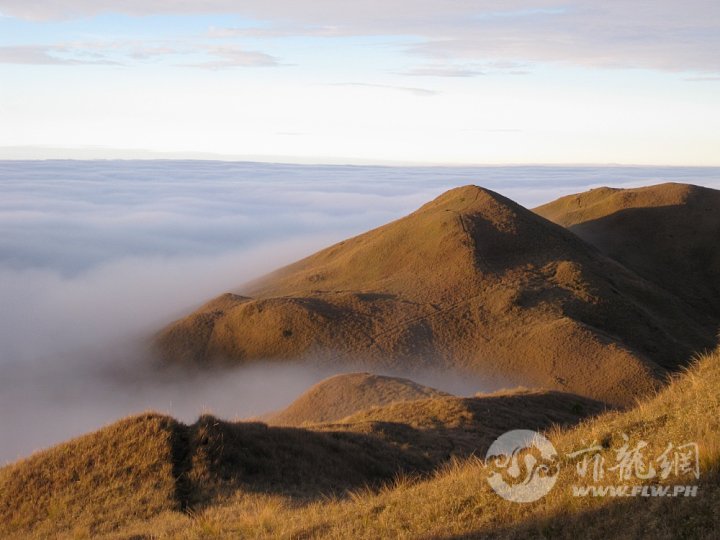 Clouds_near_Mt._Pulag.jpg