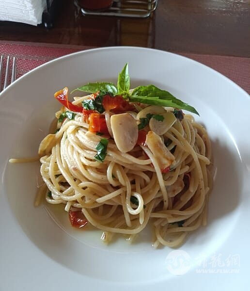 Spaghetti-Aglio-e-Olio-516x600.jpg