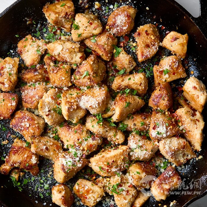 k_Photo_Recipes_2024-04-garlic-parmesan-chicken-bites_WC-garlic-parmesan-chicken.jpg