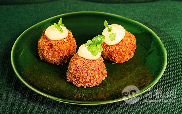 pompany-curry-croquettes-1-1736440261.jpg