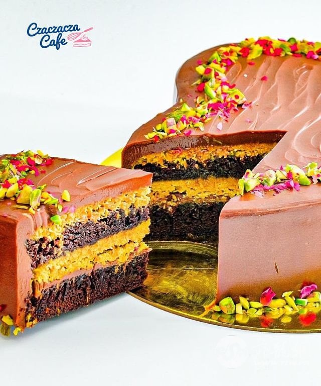 czacza-cafe-knafeh-chocolate-pistachio-cake-1739945400.jpg