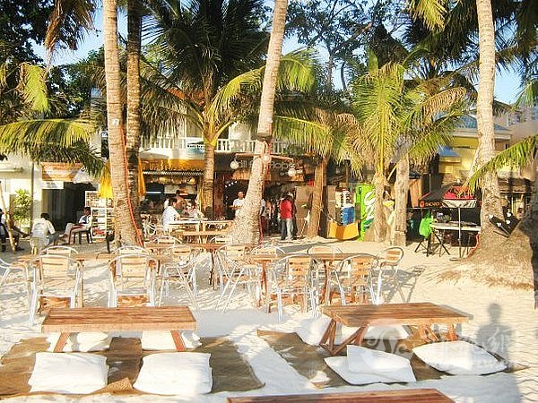 white-beach-de-boracay.jpg