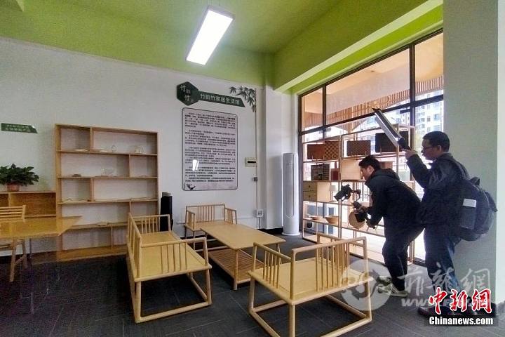 21f510b4bbf14e2395c05e05421690e9.jpg.jpg