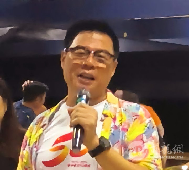 4.丁劲樟常务副会长主持欢迎会.jpg