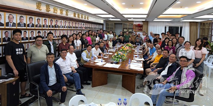陈埭二届三次联席会与会乡贤合影。.JPG