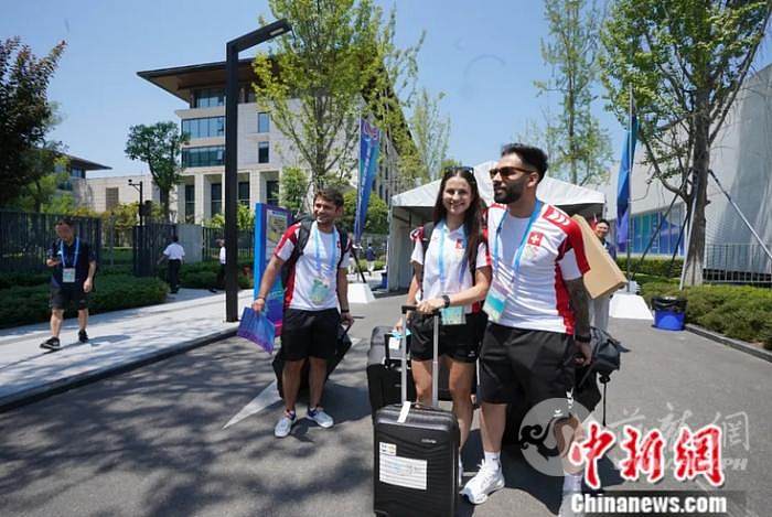 d4efe0e4b6854492a4dc90201285b040.jpg.jpg