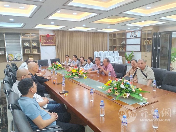 陈埭西滨坊脚乡贤林金山林鸿仪一行莅访座谈会一角。20250821.jpg
