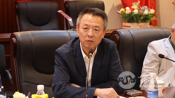 3杨华鸿名誉主席.JPG