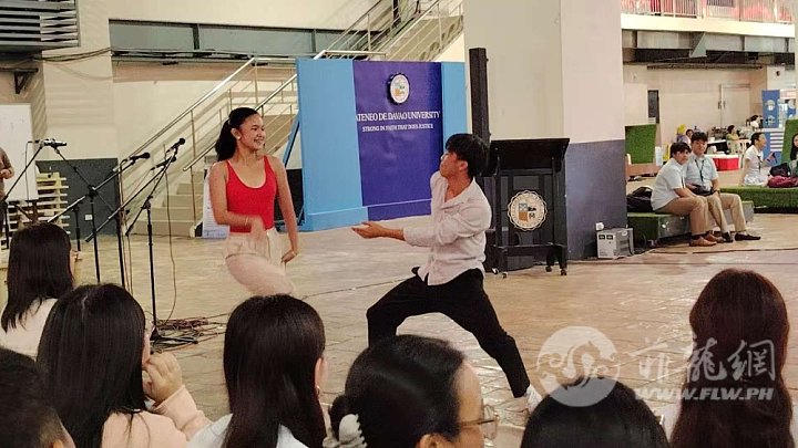 学生表演舞蹈2.jpg
