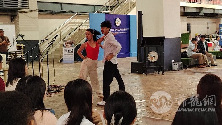 学生表演舞蹈3.jpg