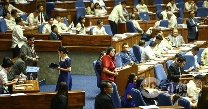 luistro-house-impeachment-voting-2026may11-jbondoc-5.jpg